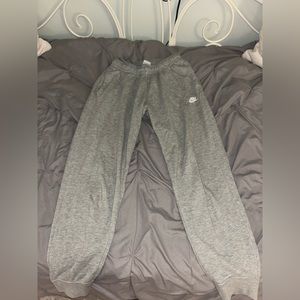 gray nike sweat joggers